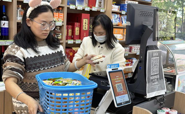 在选择零食店加盟品牌时，需要充分关注三个方面，怡佳仁满足你的需求